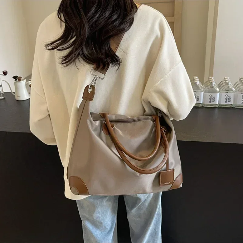 Fashion Trend Oxford Large Capacity Shoulder Bags Leisure Versatile Concise Light Travelling Bag 2024 High Quality Crossbody Bag