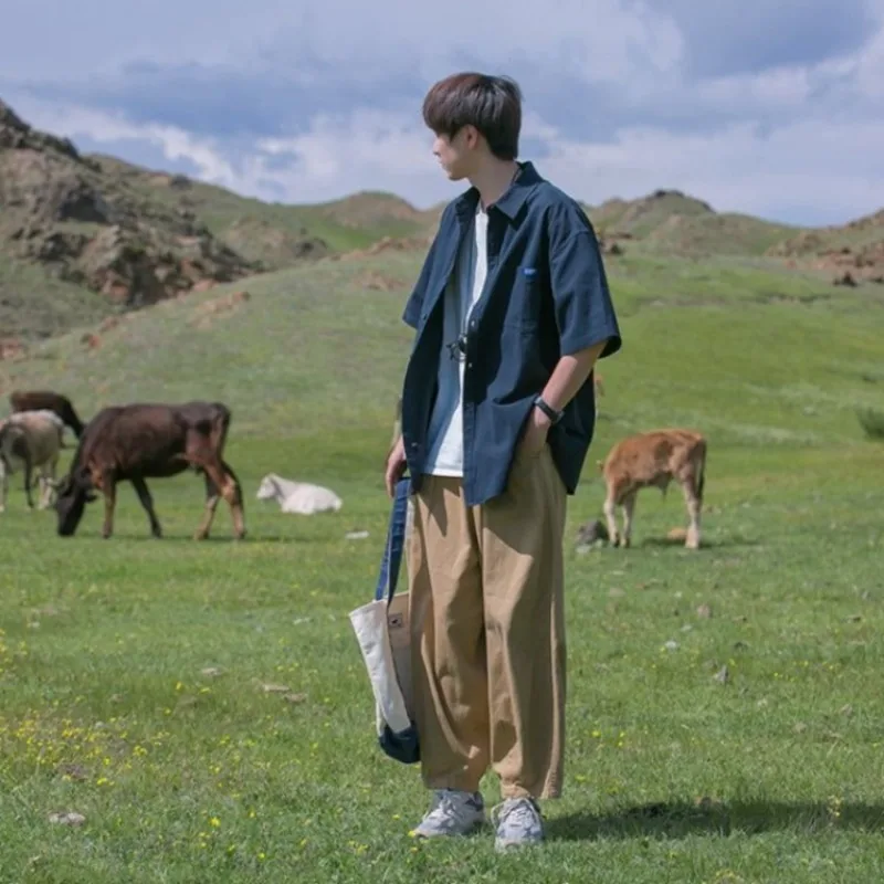 

Рубашка свободного кроя в стиле Вест-Кост с юношеским шармом, мужской комплект из трех предметов в японском стиле с коротким рукавом, создающий изысканный образ