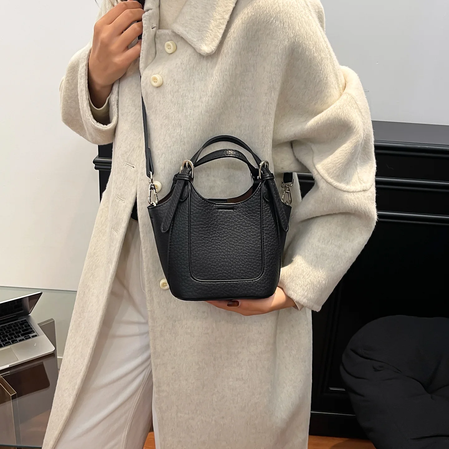 

2025 New Fashion Women's Crossbody Bag, Genuine Leather Large Capacity Multi-way Shoulder Purse, Vintage Chic Work Tote