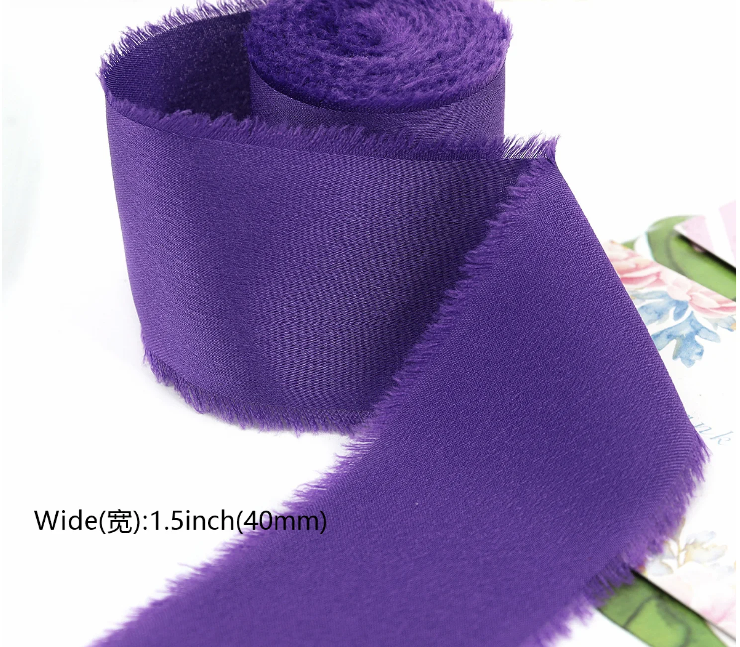 

Шелковая атласная лента 1-1/2 дюйма x 15 ярдов с деревянной катушкой Фиолетовые потертые ленты ручной работы для подарочной упаковки, детского душа, свадьбы