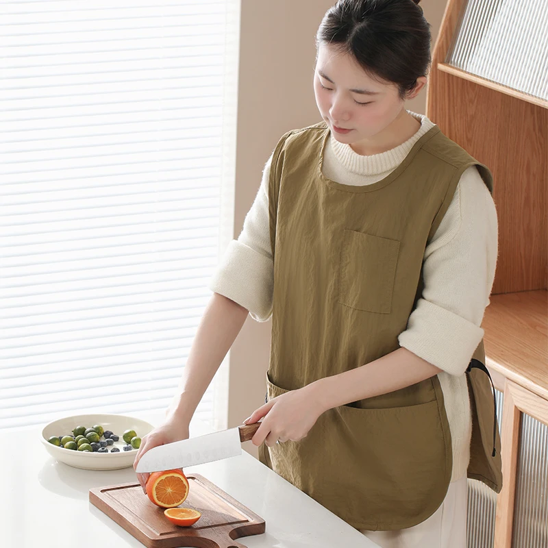 Fashion Sleeveless Waterproof Oil-Proof Kitchen Apron for Cleaning Bakeing Vest Type Clothe Apron with Pockets for Women Men