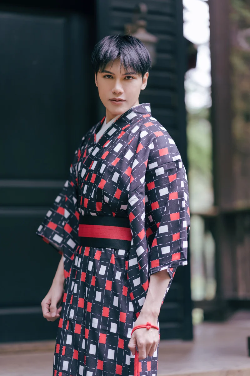 Men's Traditional Samurai Wear Japanese Kimono With Belt Red And Black Plaid Formal Suit Photography Clothing Cosplay Costume