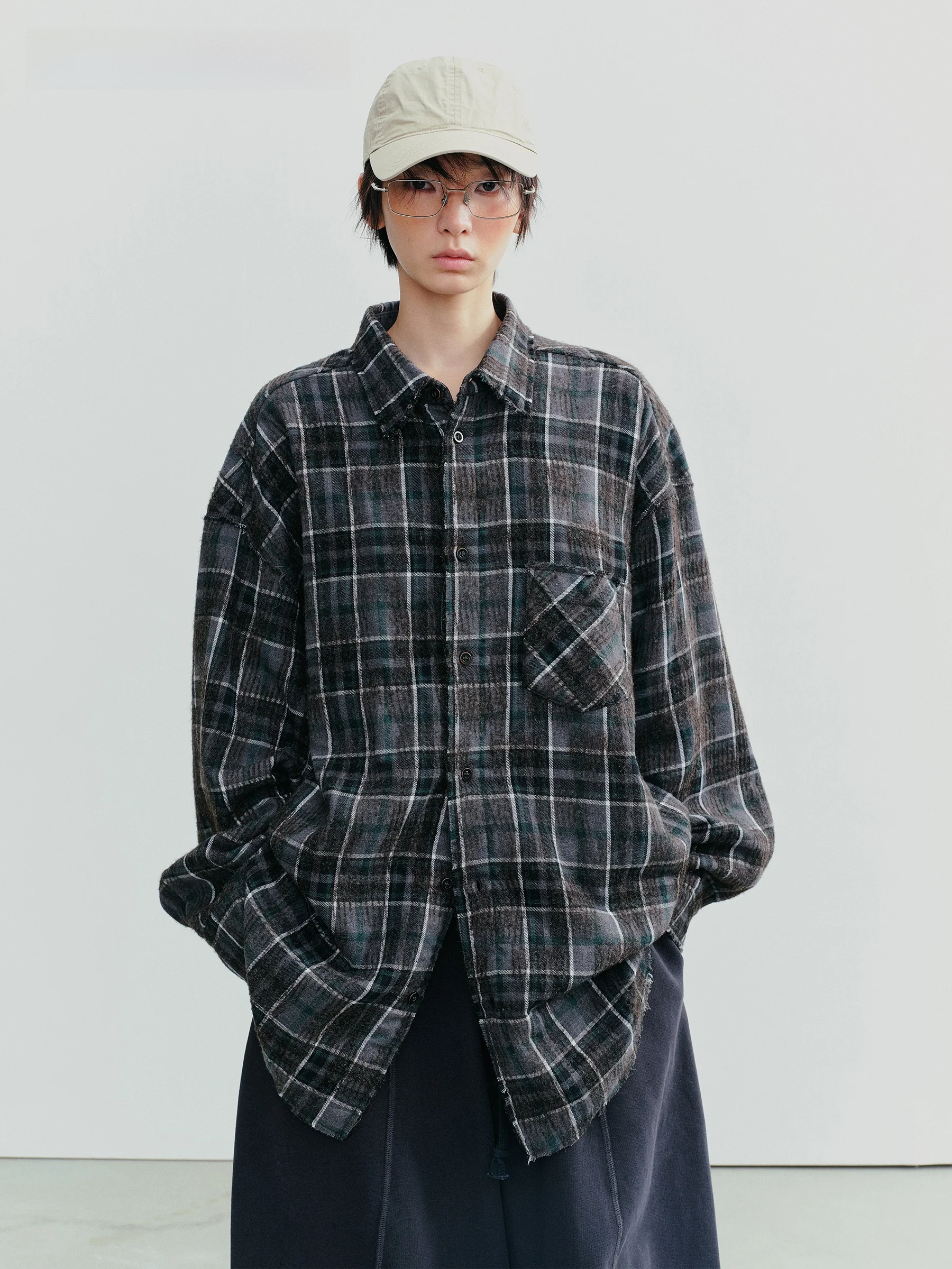 

VERMO Classic Retro Thickened Loose Woolen Shirt Coat with Grid Texture Three-Dimensional Surface Treatment for Women