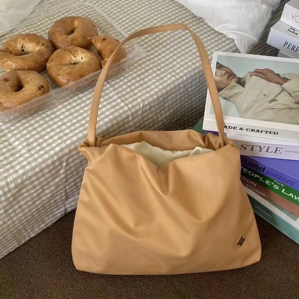 

Сумка через плечо в форме облака с мягкой поверхностью, большая вместительная нейлоновая сумка через плечо с двойным ремнем, сумка в форме облака, весенняя коллекция