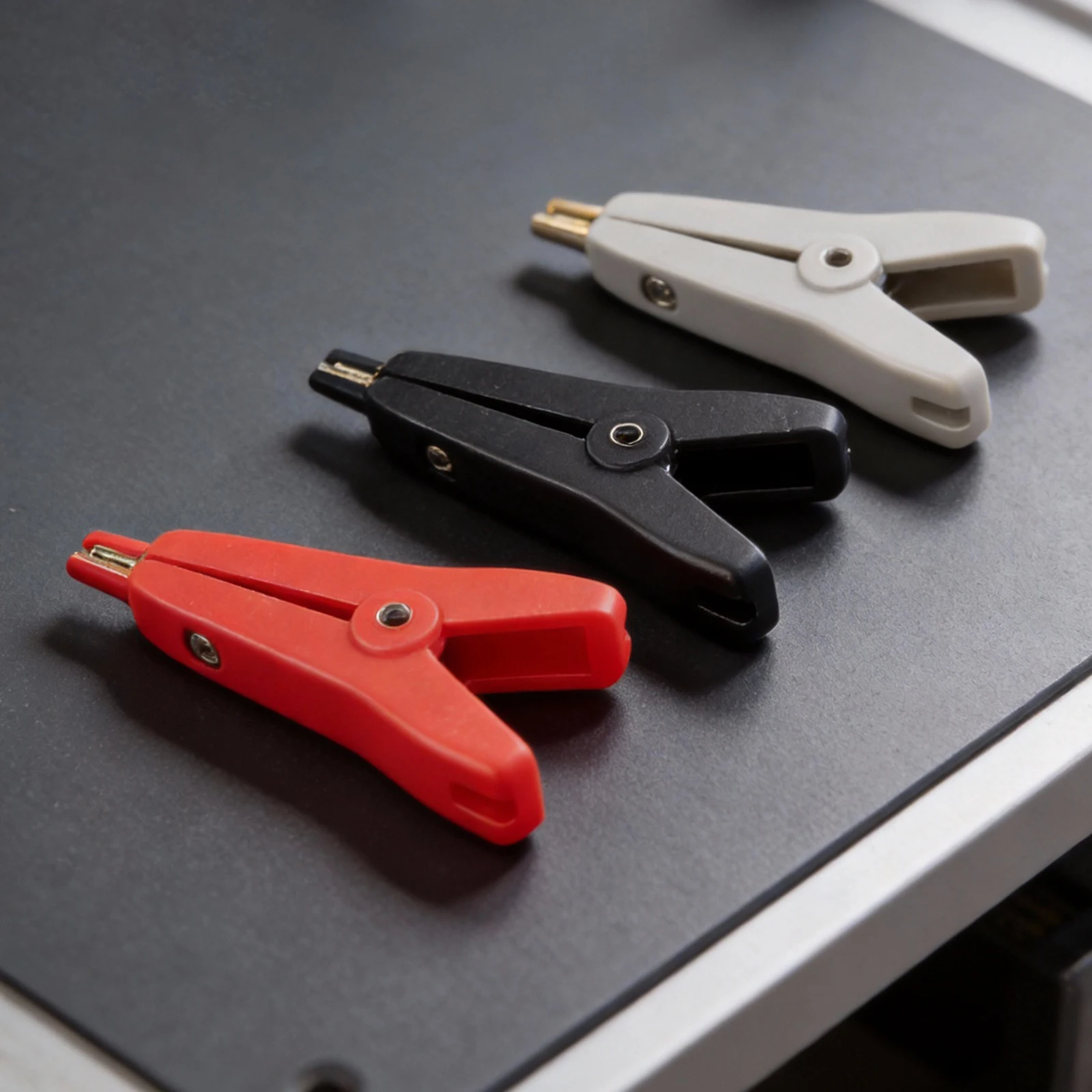 Set of 3 Kelvin Test Clips with Gold Plated Copper Contacts and Saw Teeth Grip Designed for Reliable Electrical Testing