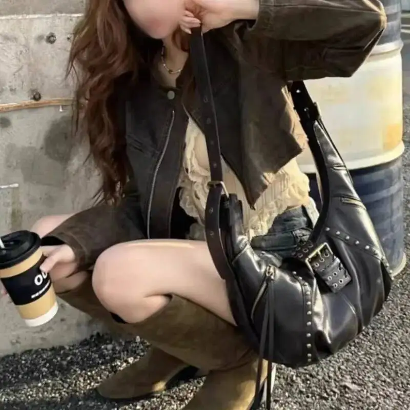 Retro Hot Girl Waxed Tote Women Studded Leather Large Capacity Half Moon Shoulder Ladies Y2k Black Crossbody Bag