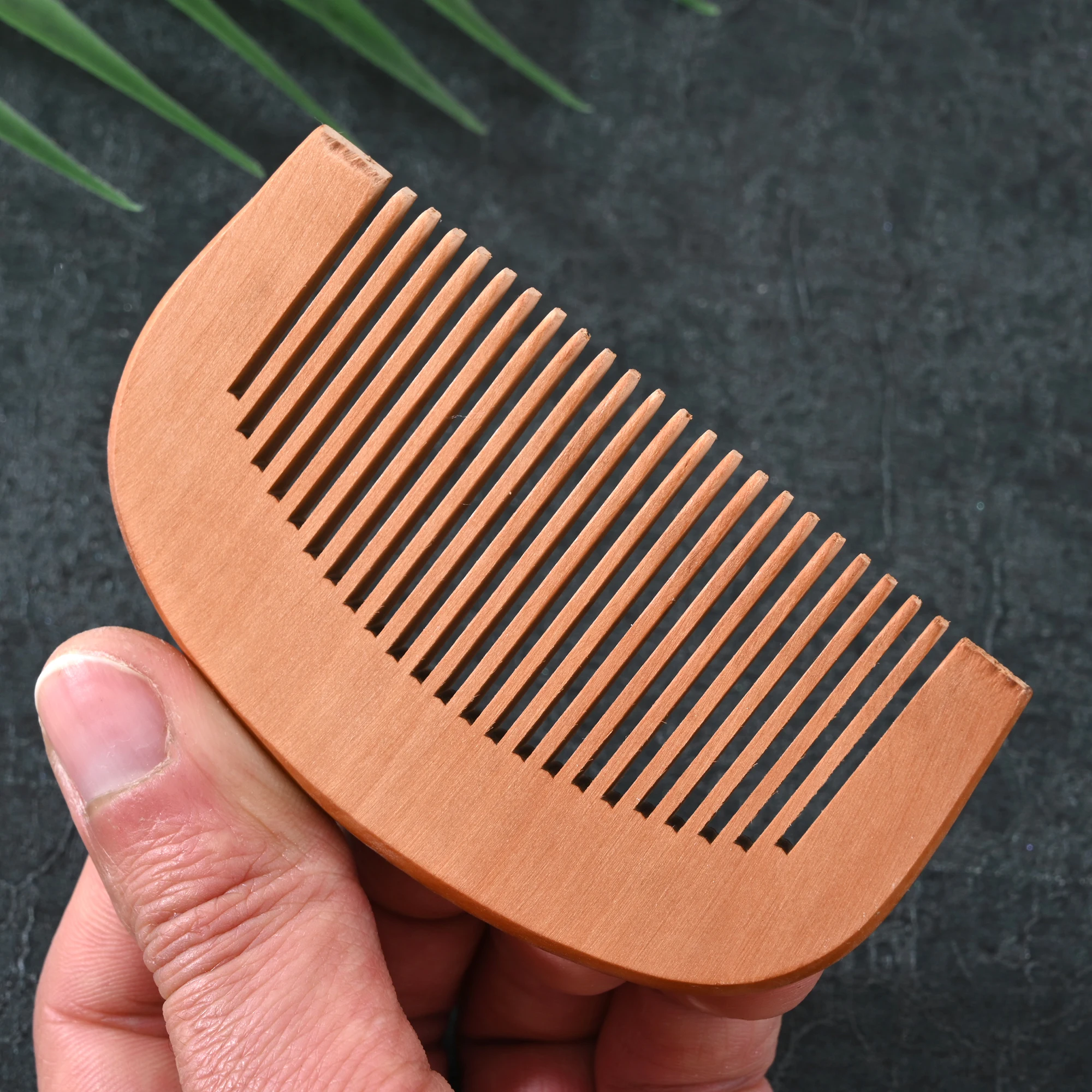 

1pc Natural Peach Wood Comb Close Teeth brushes Anti-Static Head Massage Beard Brush Hair Care Tool Beauty Hair Barber Accessory