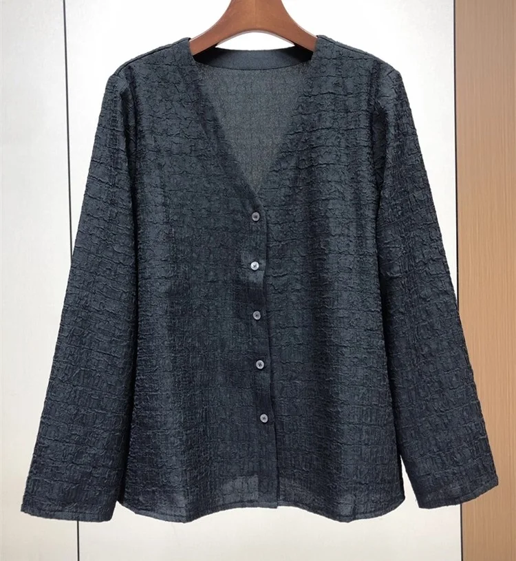 

Высокое качество, новая шелковая блузка, рубашки, осенний стиль 202, женская плиссированная блузка в клетку с v-образным вырезом и длинным рукавом, бежевая, черная женская блузка