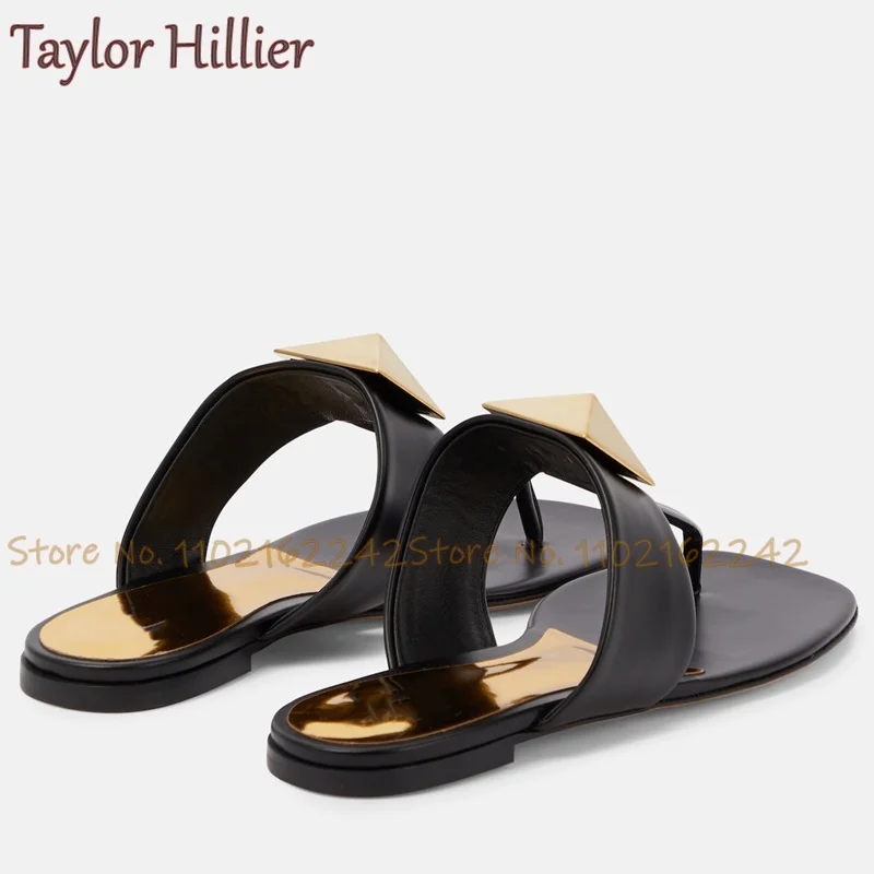 Gold Rivet Thong Flat Shoes Round Toe Shallow Mouth Non-Slip Sandals Fashion Summer Luxury Designer Thong Sandals Slippers Women