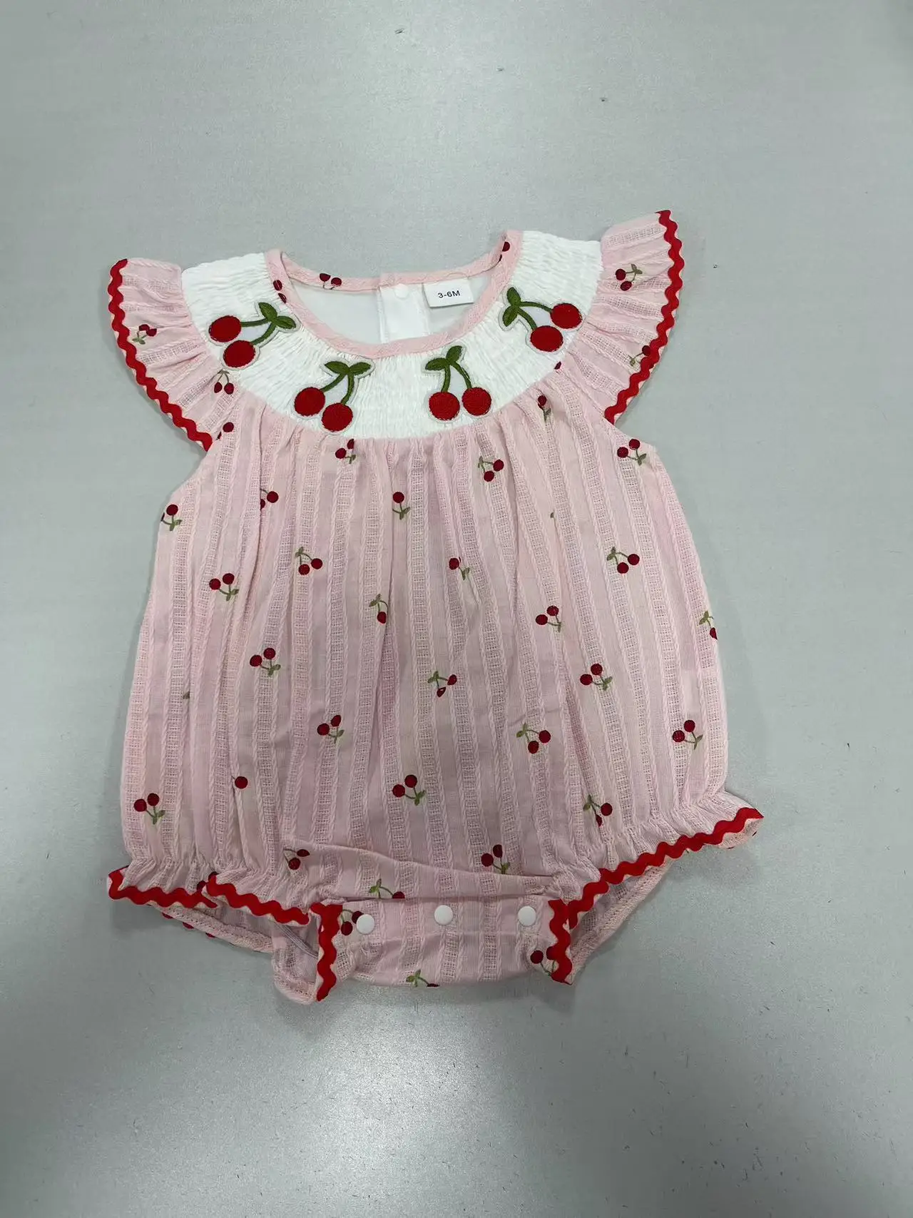 

Lovely Baby Girls Rompers Fruit Embroidery Round Neck Ruffles Fly Sleeve Infant Fashion Bodysuits Jumpsuits