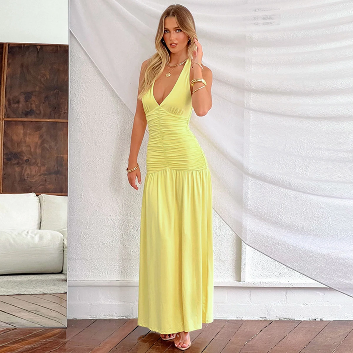

Halter Pleated Slim Long Dresses Women Summer Clothes Sexy Backless Maxi Robes Lady Evening Party Elegant Long Dress Gowns 2025