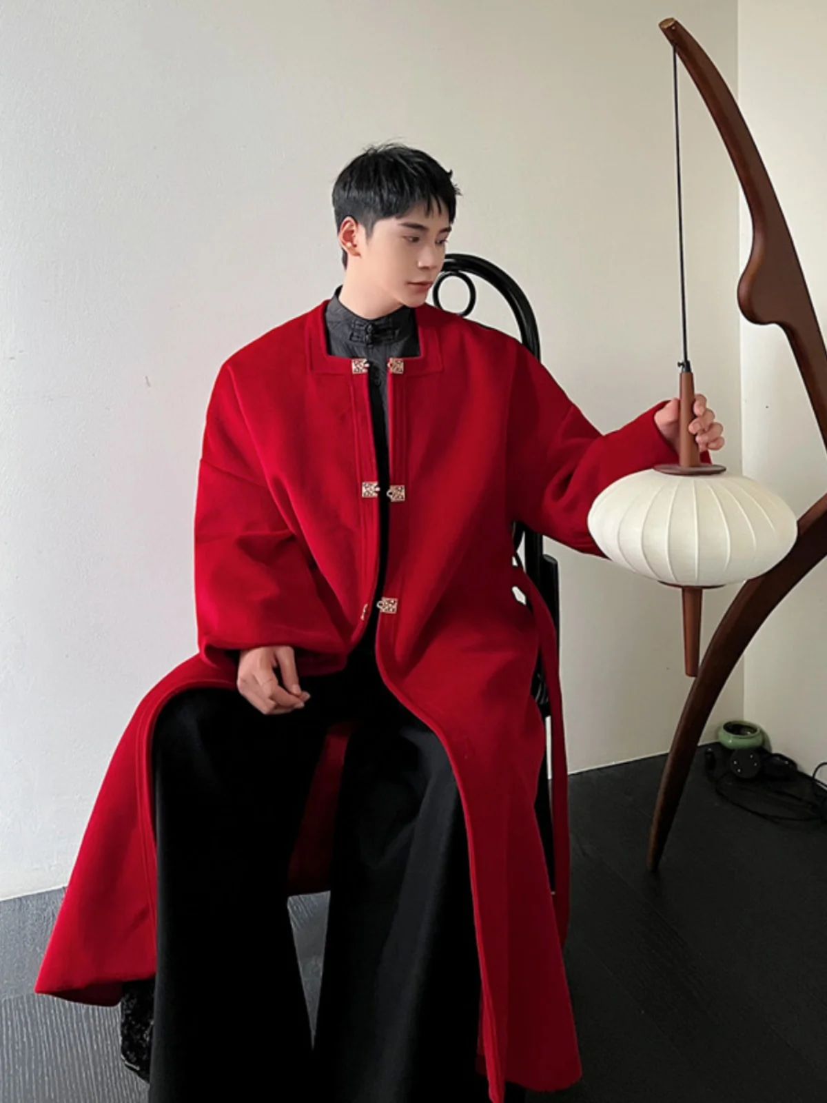 

Men's Ming Dynas Sle Long Red Woolen Overcoat Loose Fit Coat Square Collar Winter Faion Casual Single Button Closure