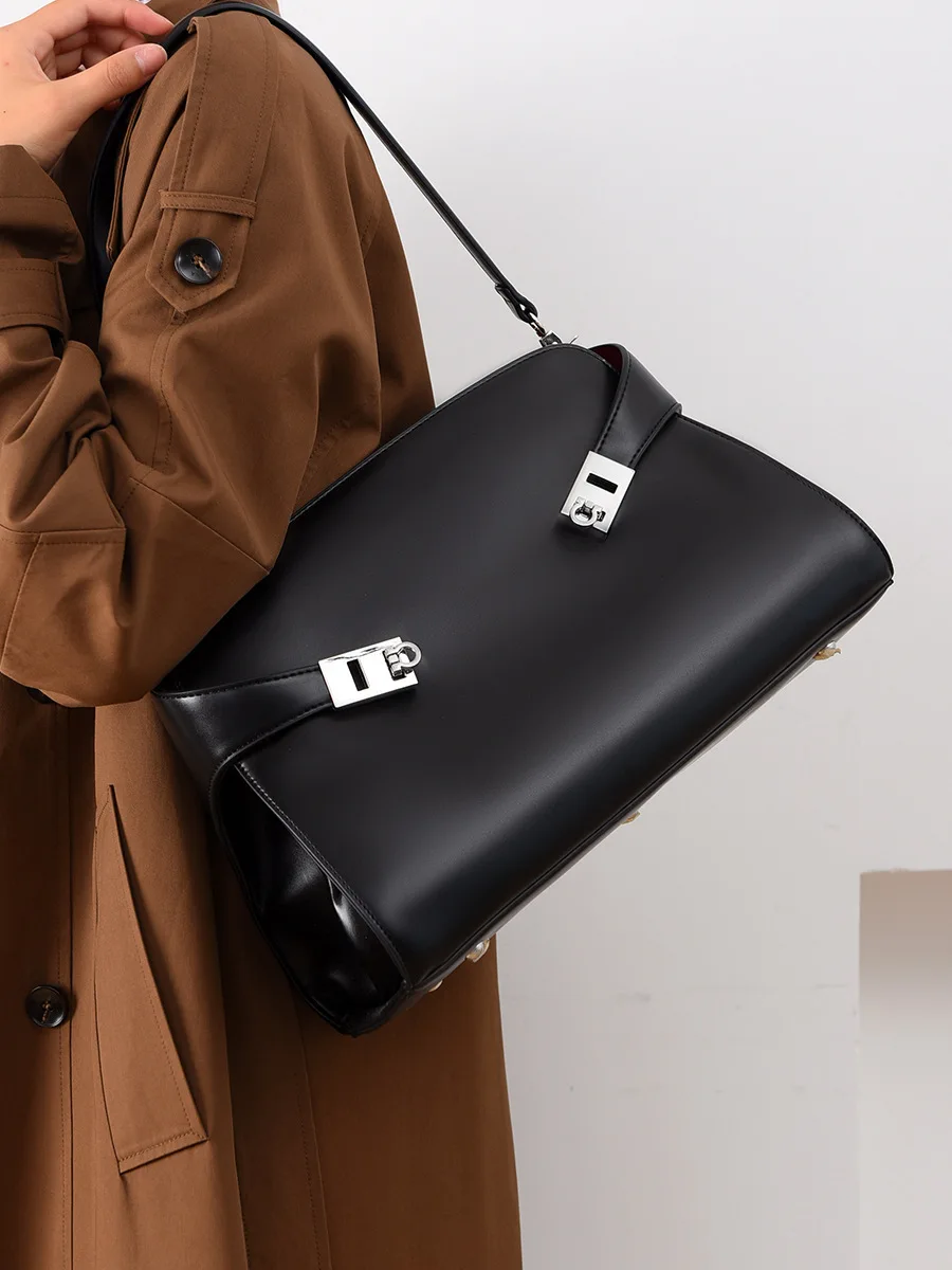 

New fashionable high-end PU leather armpit bag, loose and soft, large capacity women's commuting bag