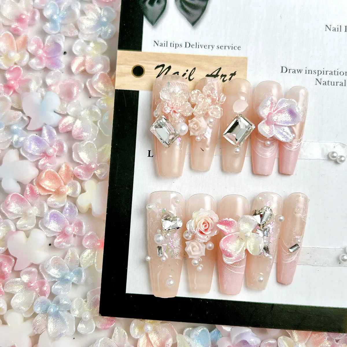 Misto casuale che si illumina al buio resina morbida fiore decorazioni per unghie artistiche gradiente colorato Phalaenopsis ciondoli per unghie parti artigianali fai da te