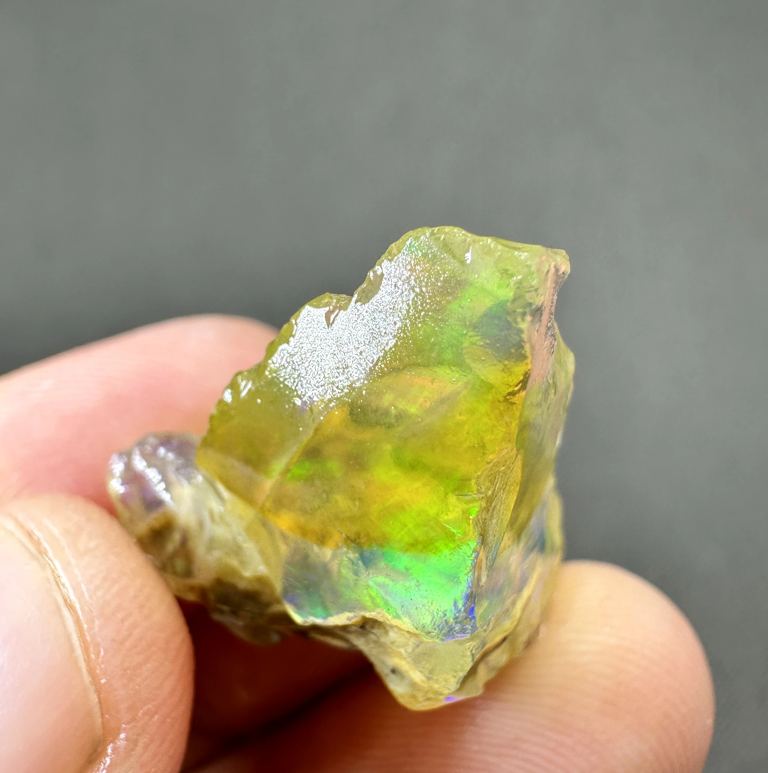 

4,7 г Натуральный редкий цвет Эфиопия вода Опал драгоценный камень минеральный образец + целебные кристаллы кварца и камни рок драгоценный камень