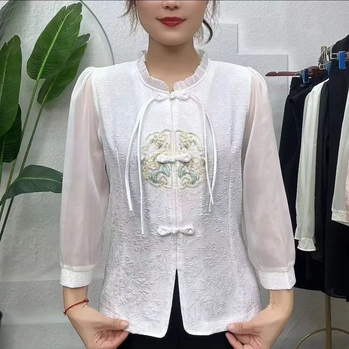 Summer Chinese Style National Style Disc Buckle Flower Disc Embroidered Shirt New Three-point Shirt Temperament Slimming Top