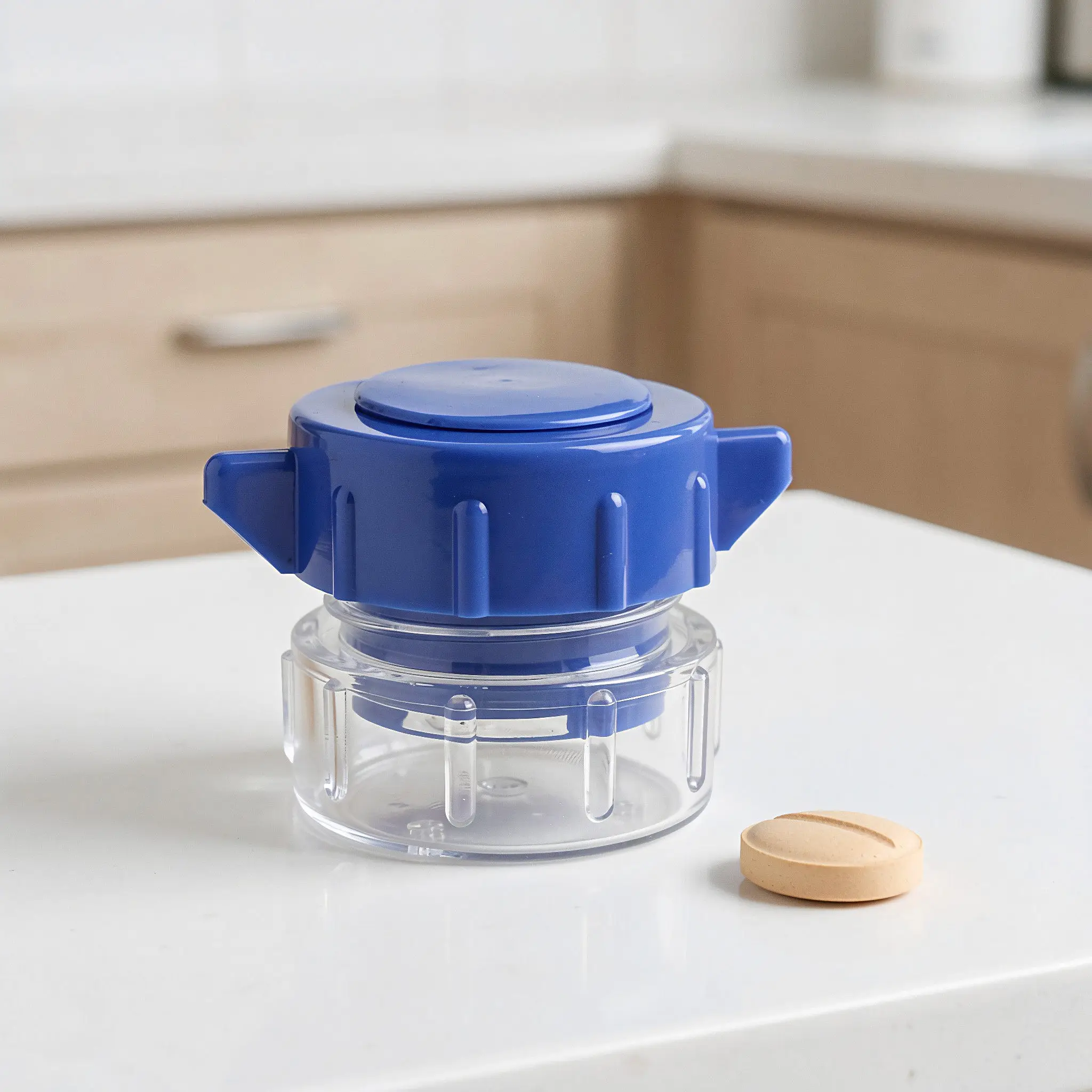Baby Tablet Cutter Polypropylene Medicine Splitter Dispenser Portable Easy Clean Built in Storage