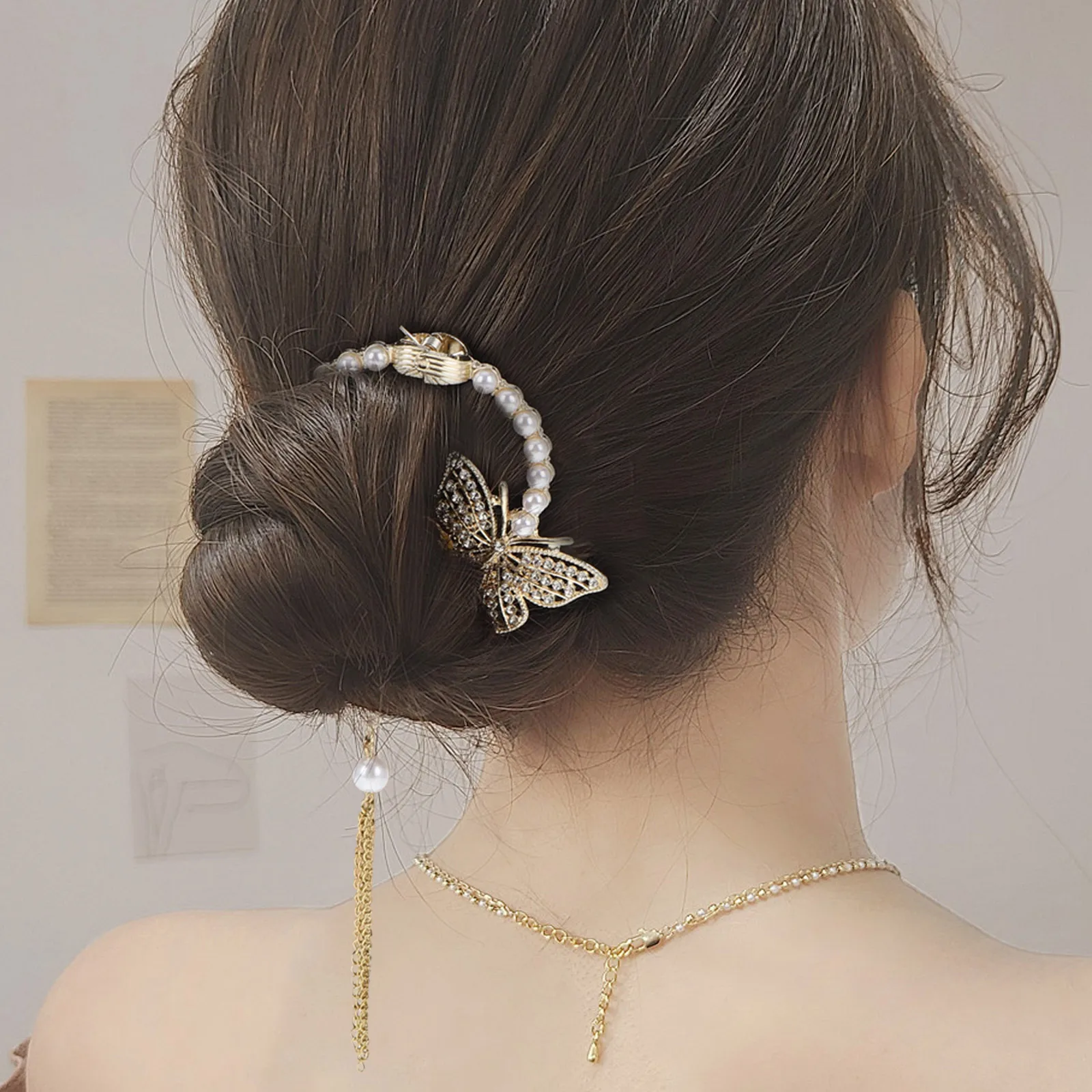 

Rhinestone Pearl Tassel Butterfly Hairpin Clips for Women Bun Ponytail Updo Accessories Strong Hold Hair Decorations