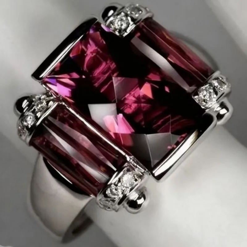 1 pieza de anillo de diamante simulado de lujo para mujer, un regalo de joyería para pedidas de mano, fiestas, Día de San Valentín, reuniones de boda y uso diario.