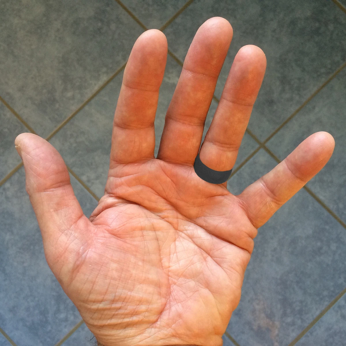 

1pc Silicone Rings For Outdoor Sports Waterproof Flexible Fish Scale Texture Anti-Slip Ring Black No. Accessories