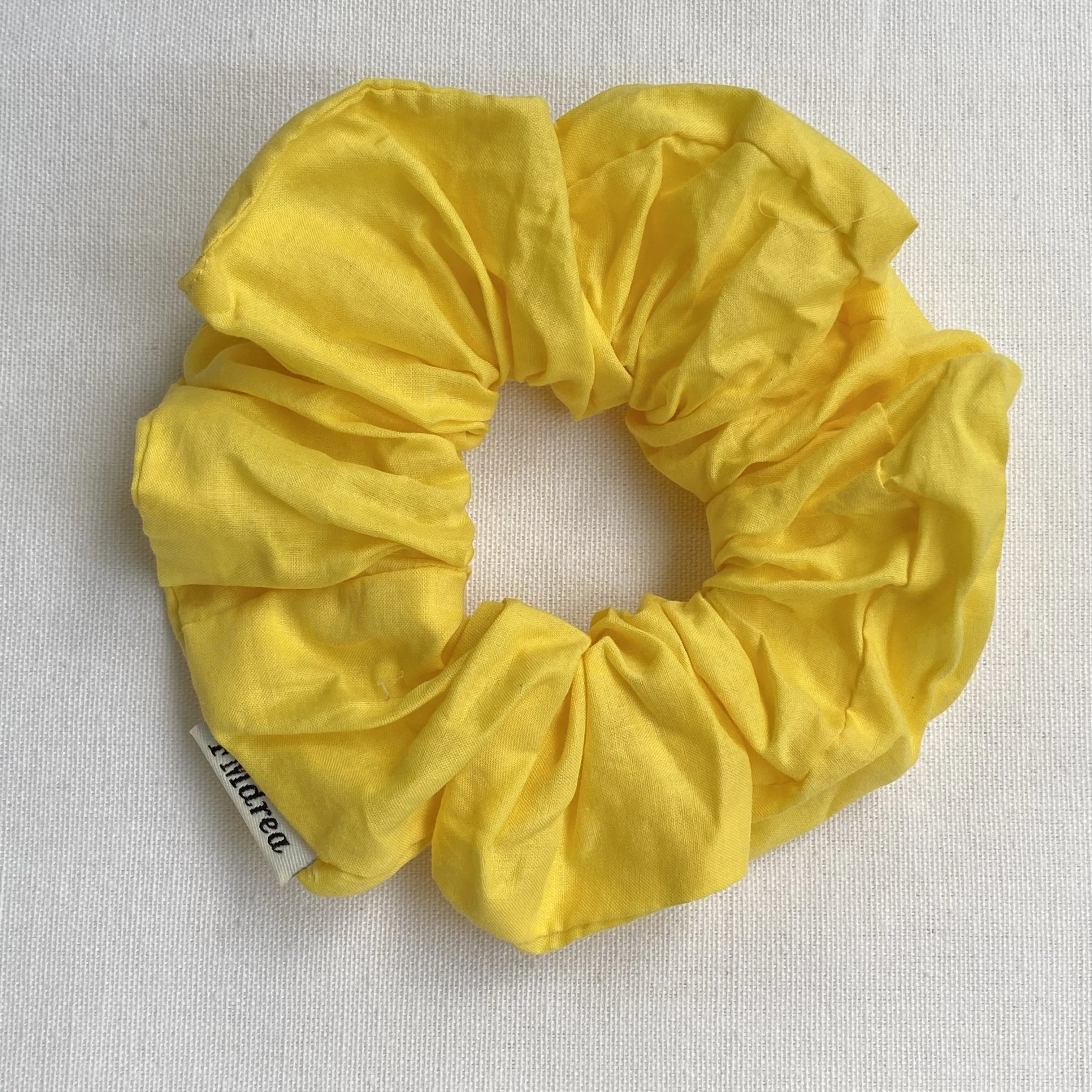 Einfaches, einfarbiges, weißes und kühles blaues Scrunchie aus grobem Haargummi, farbenfrohes, vielseitiges Sommer-Haargummi für den täglichen Gebrauch, Pferdeschwanz-Haaraccessoire – Detail 3