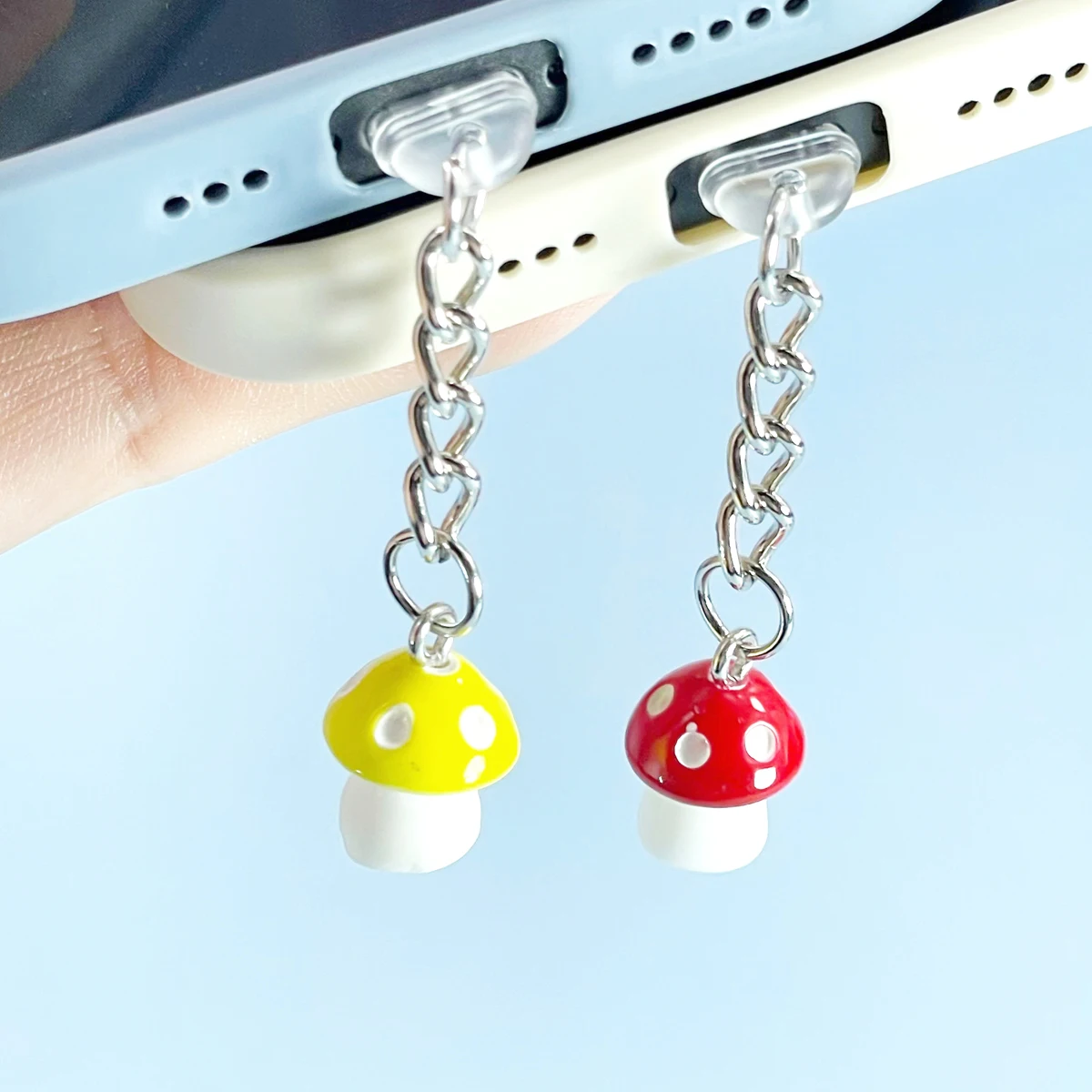 1PC phone dust plug cute mushroom phone dust plug resin accessory to give to classmates, a small gift for friends