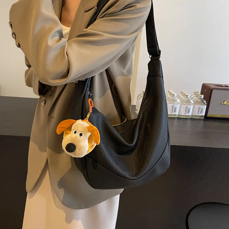 Large Capacity Underarm Tote Women's Bag Tide New Autumn Winter Simple and Light Relaxation Single Shoulder Oblique Span Bag