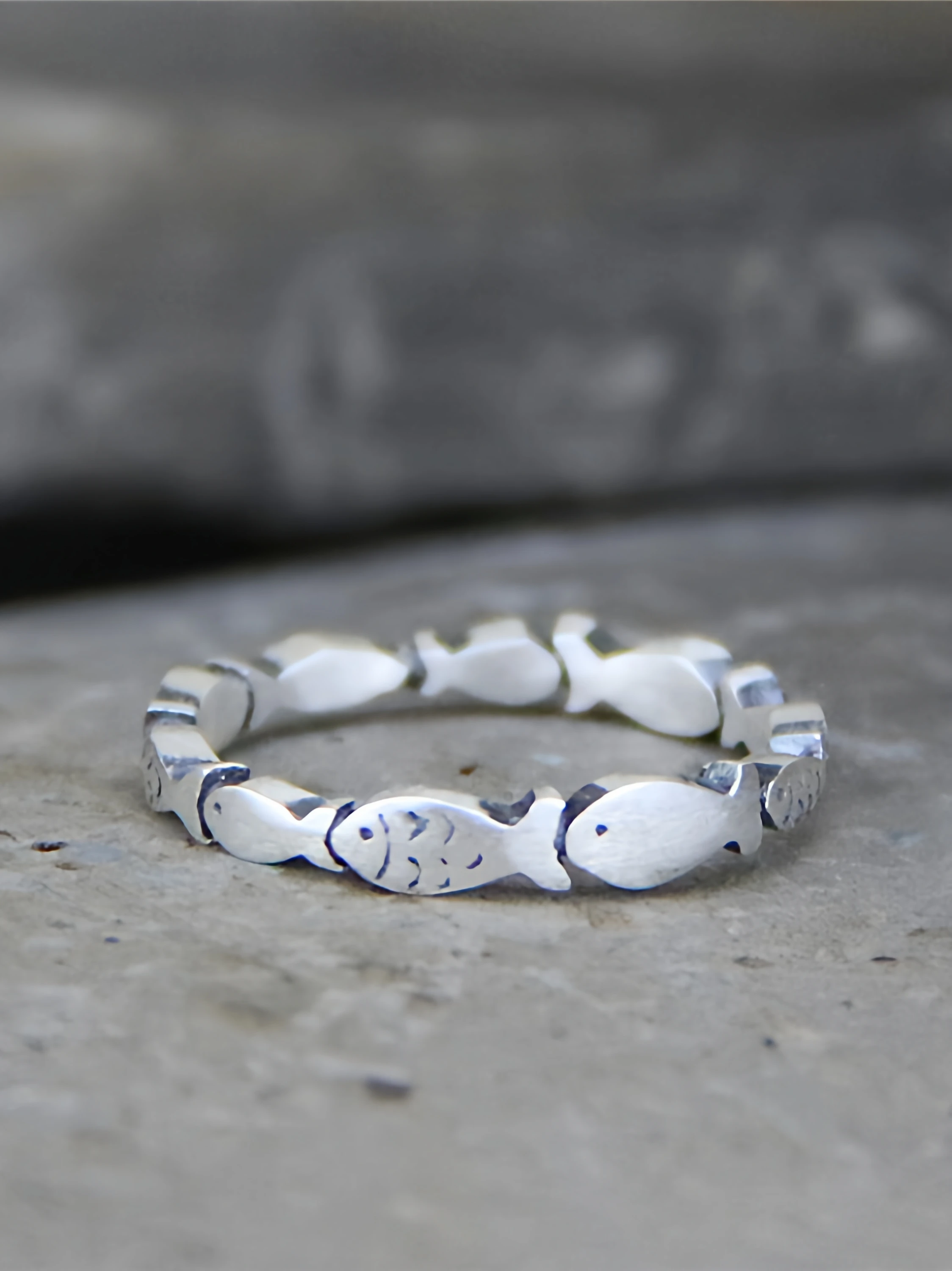 

Fashionable Matte Silver Fish Ring Women's Style Thai Silver Thin Ring Men's Tail Ring Traditional Craft Jewelry Gift Box