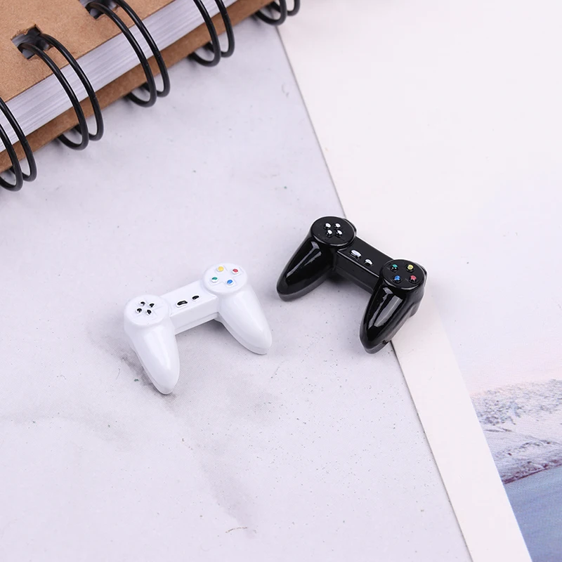 Mini juguetes electrónicos de casa de muñecas, controlador de juego inalámbrico de simulación, modelo de Gamepad, accesorios de decoración de muebles, 1:12