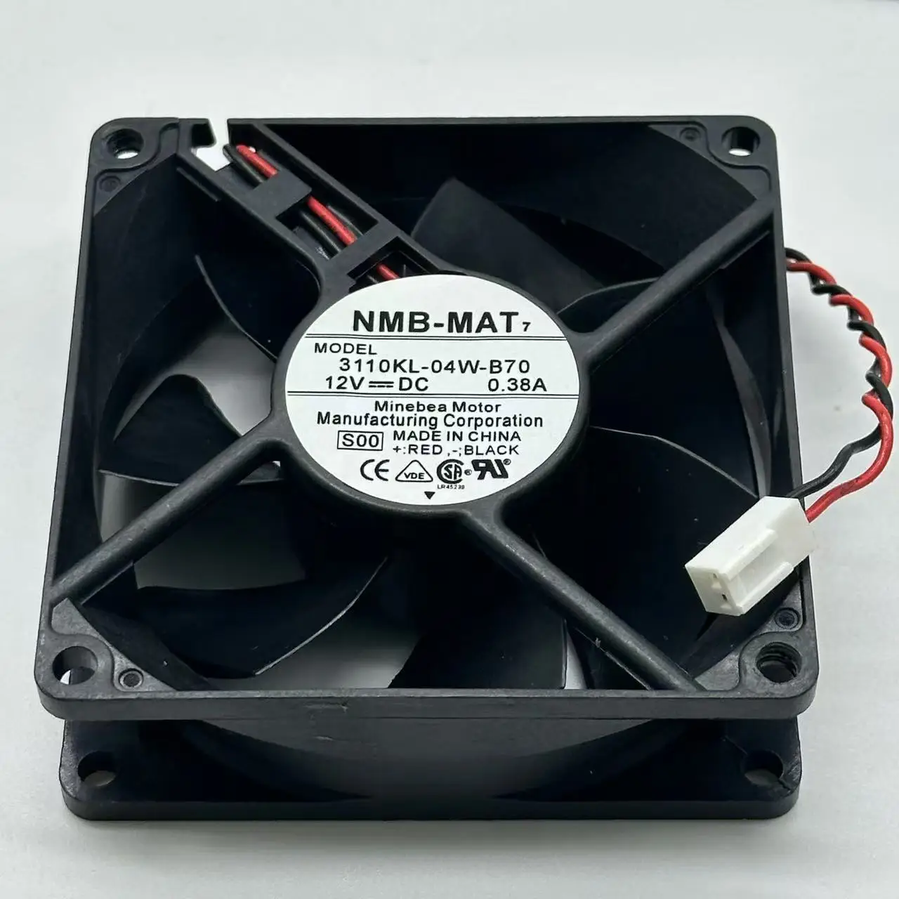 

NMB-MAT 3110KL-04W-B70 S00 DC 12V 0.38A 2-Wire 80x80x25mm Server Cooling Fan