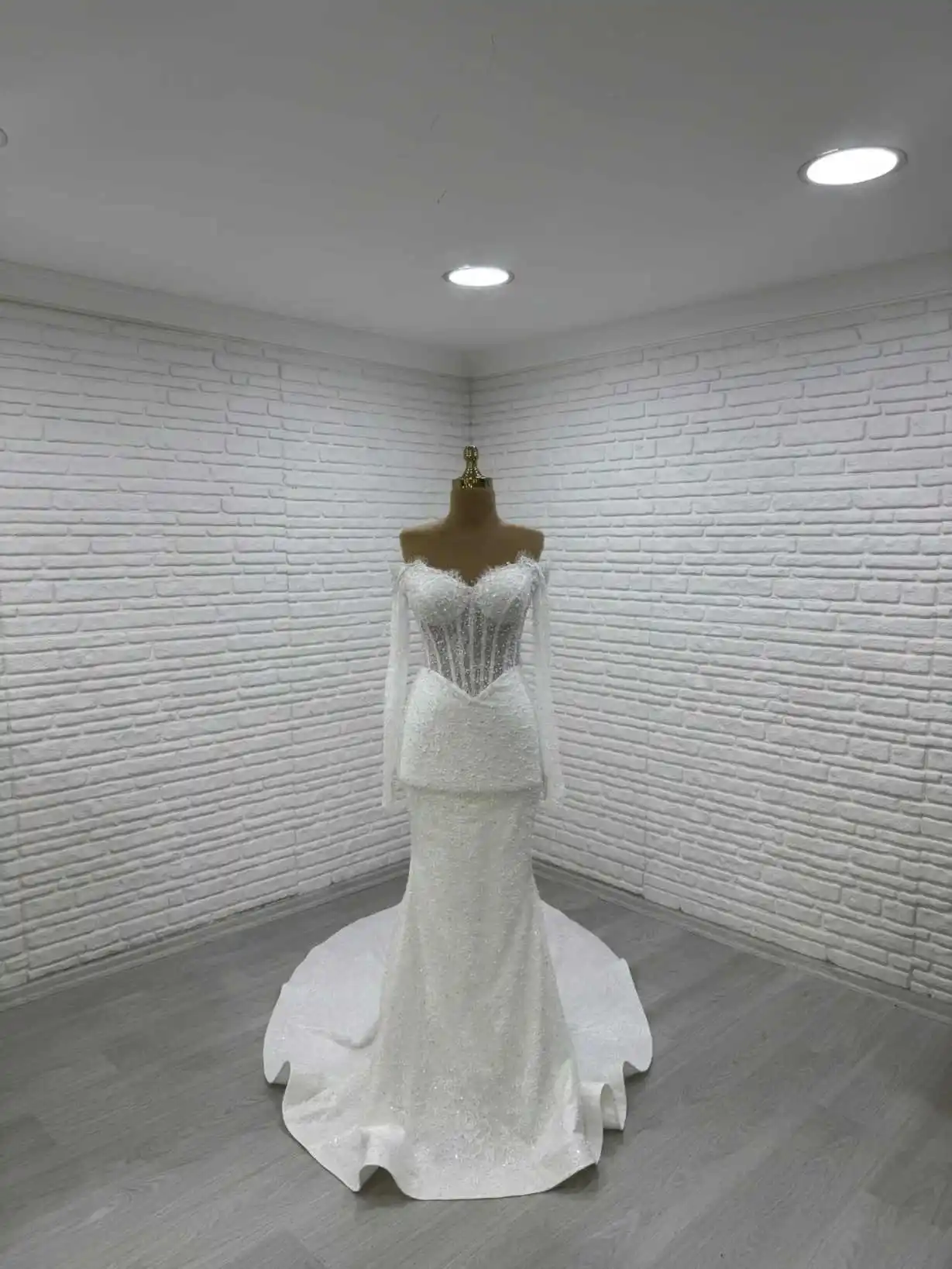 Charming Wedding Gown Off Shoulder Feather Edge Sparkly Rhinestone Mermaid Skirt For Evening Wedding Reception Customized