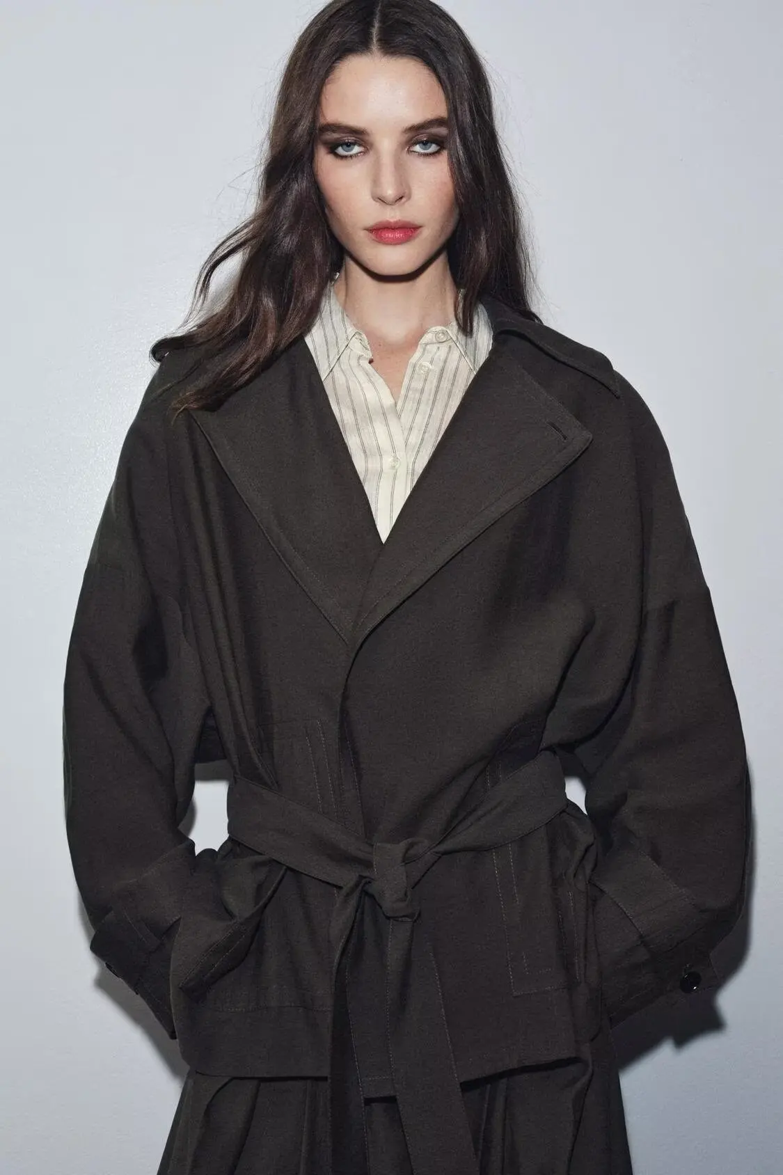 

BB6891 Autumn/Winter 25 New Windbreaker, High end, Fashionable, Casual Belt, Floating Coat 6136244