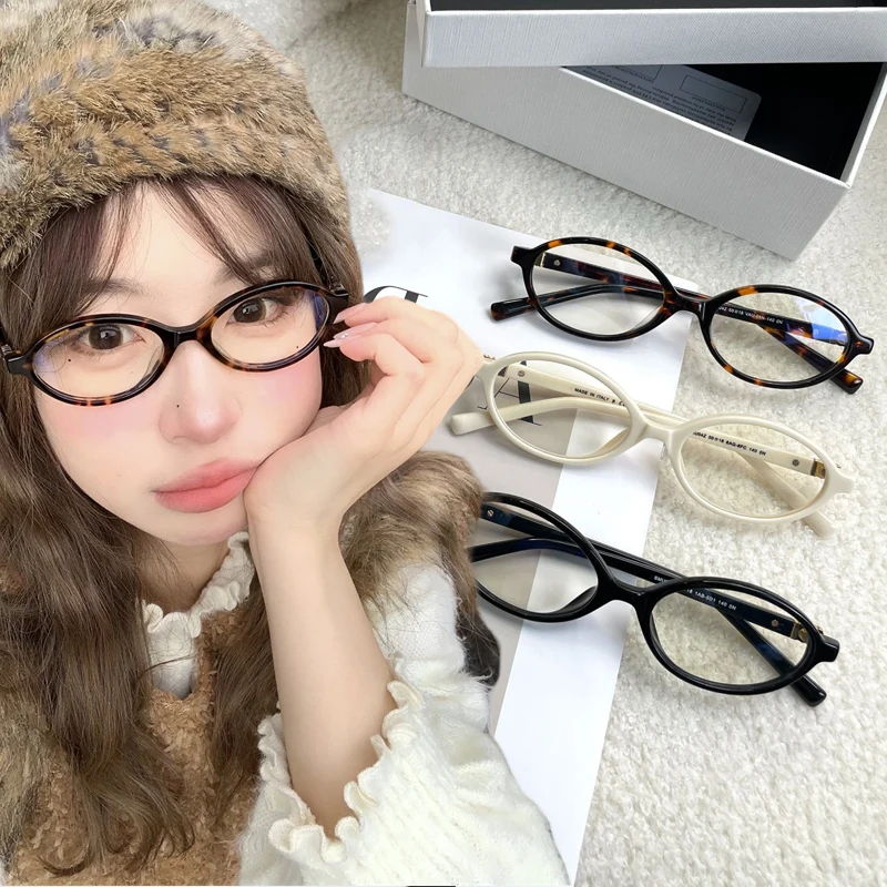 แว่นตาป้องกันแสงสีฟ้าสำหรับผู้หญิง กรอบรูปไข่สไตล์วินเทจ แว่นตาเรียบง่ายสไตล์เรโทร แว่นสายตาสำหรับตกแต่ง แว่นตาสำหรับใช้กับคอมพิวเตอร์