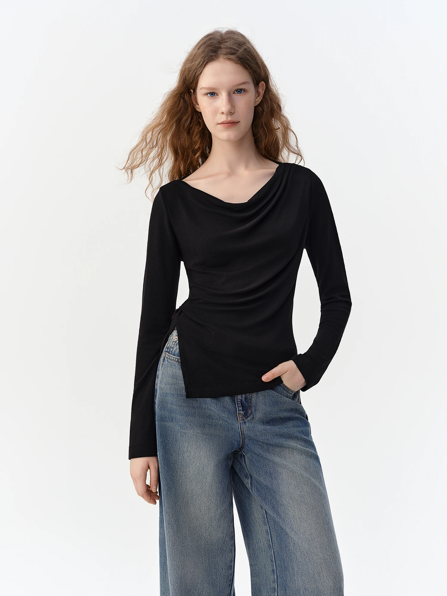 DUSHU Damen Off-Shoulder Drapierter Wasserfallausschnitt Langarm T-Shirt, Minimalistisches, Gerafftes, Schlankes, Elegantes Casual-Mode-Oberteil – Detail 5