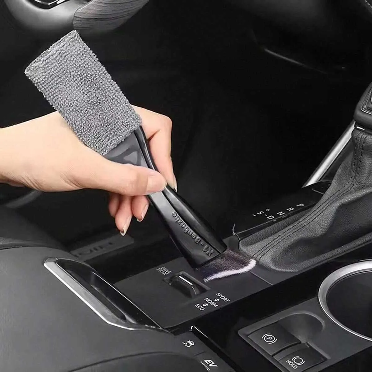 1 Car Interior Cleaning Brush, Multi-Functional Car Air Outlet Dust Brush for Car Interior Detail Cleaning