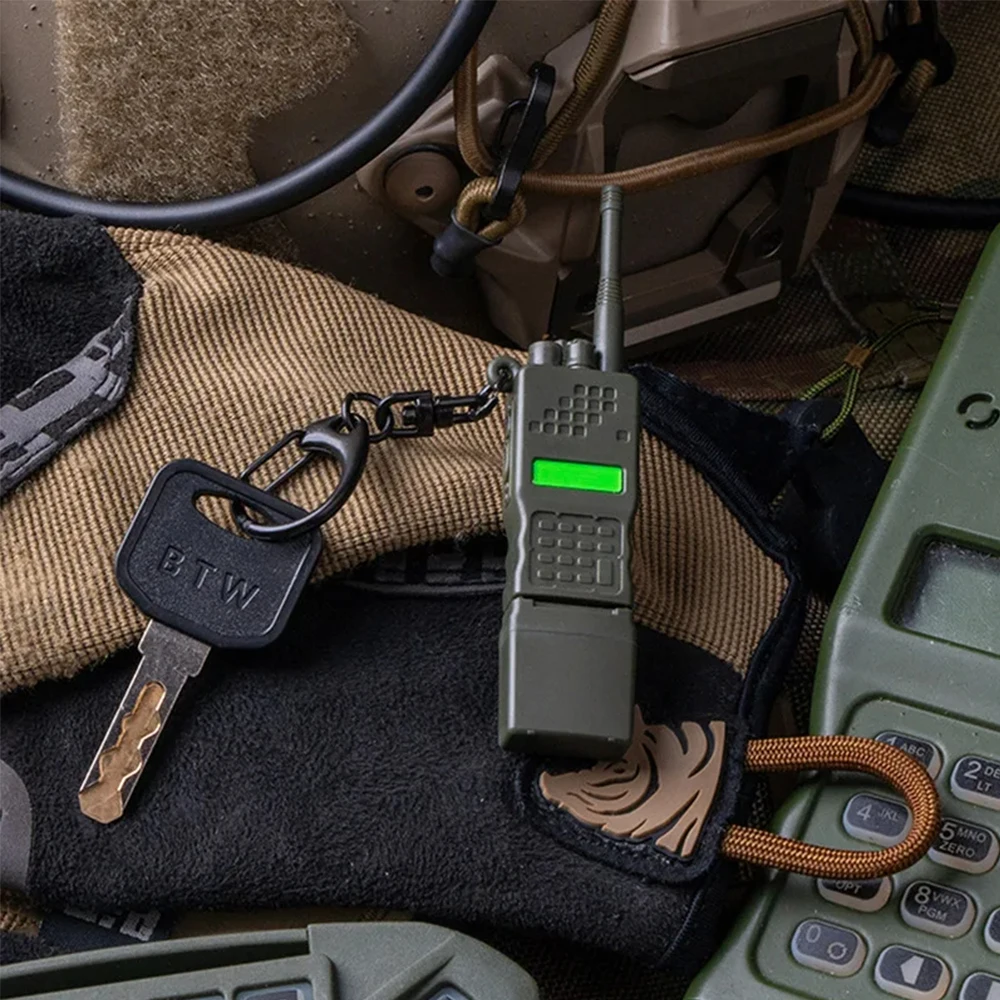 PRC-152 Walkie Talkie Modeling Keychain, Split Design Mini Walkie Talkie Model, Decorative Gift for Outdoor Tactics