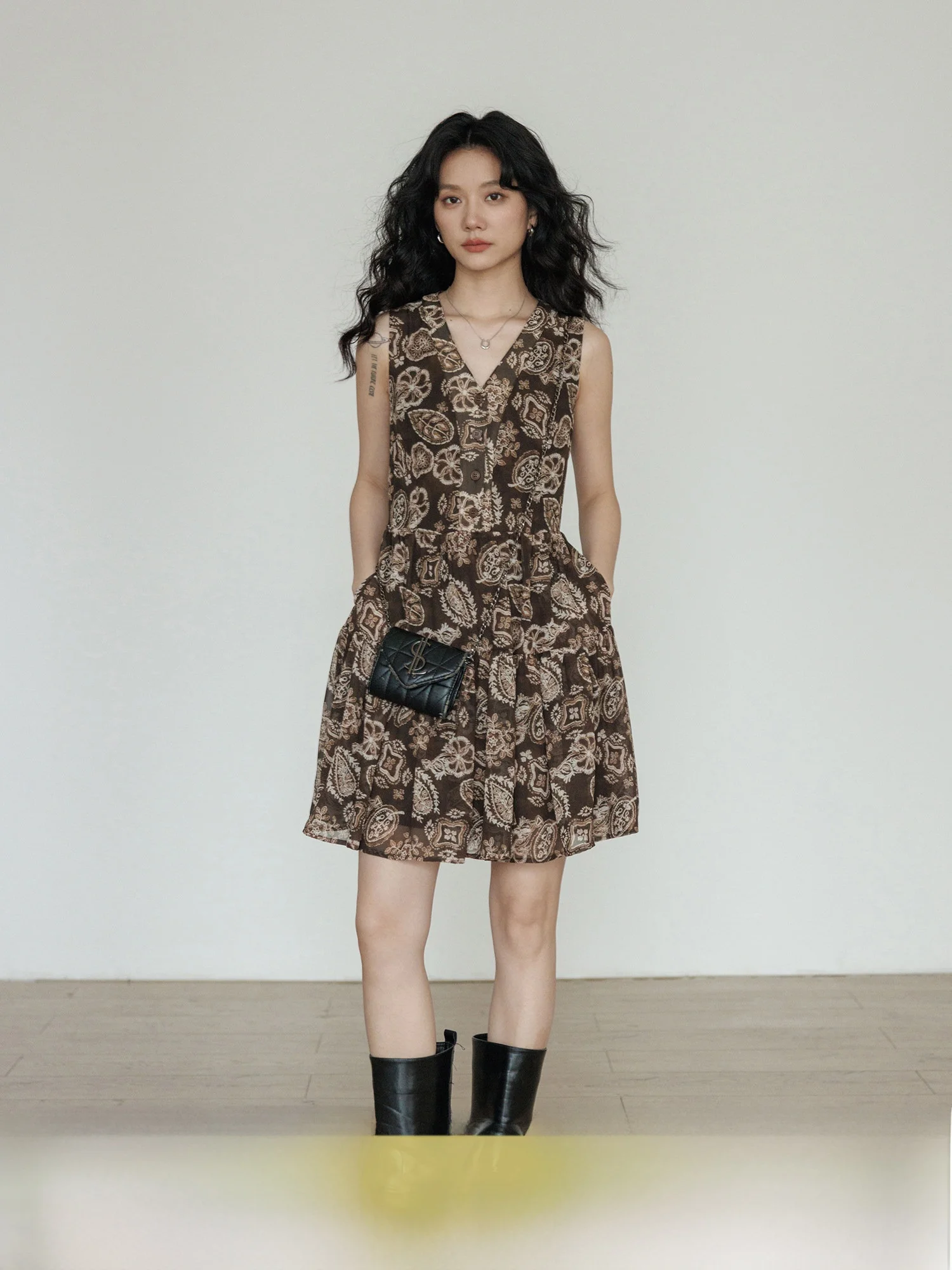 

Summer V-Neck Sleeveless Vest Dress Women's Lazy Print Old Money Style Slim A-Line Skirt 2026 New Short Skirt Casual Polyeste...