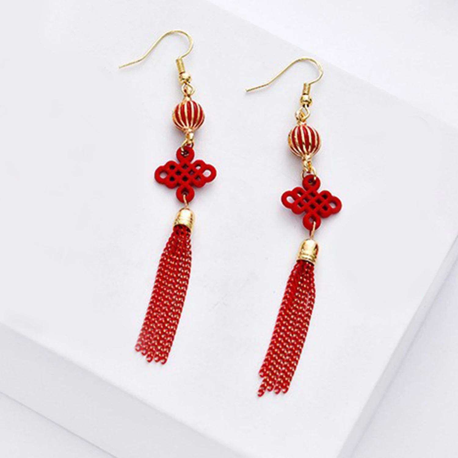 Boucles d'oreilles de style chinois pour femmes, accessoires de nouvel an, lanterne à nœud rouge, crochet d'oreille de luxe, bijoux créatifs, mariage, nouveau, 2024