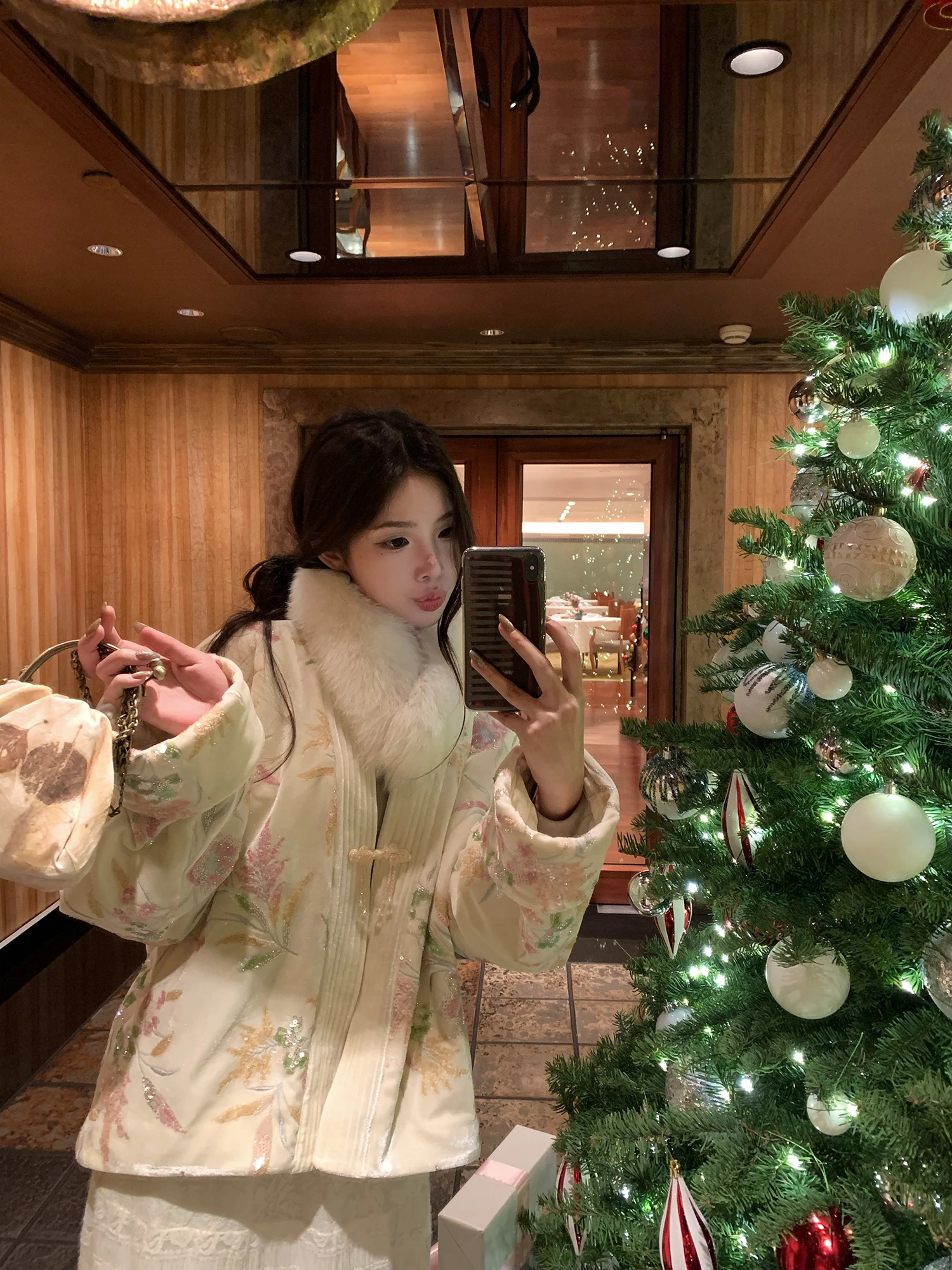 

Женское пальто Ele Cloud из шелкового хлопка с вышивкой, 240 000 стежков, цветочный дизайн, премиум-класс, новый китайский стиль