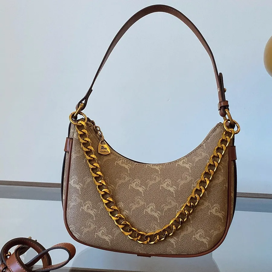 

Женская сумка подмышки с монограммой в дизайнерском стиле 2025 года, регулируемый ремень-цепочка, кошелек через плечо, нишевая сумка на плечо