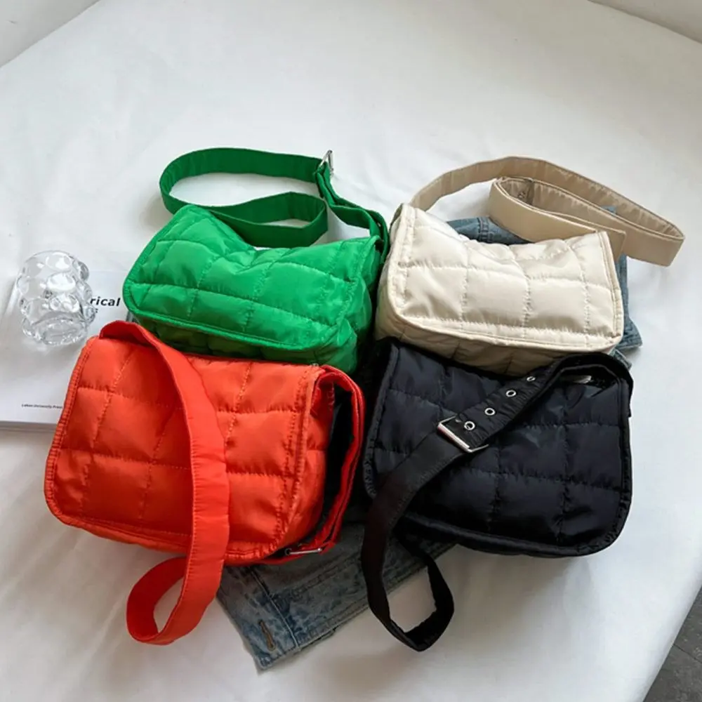 Fashion Quilted Handbags Ladies Casual Cotton-Padded Bags Solid Color Shoulder Bags Women Lightweight Underarm Bags