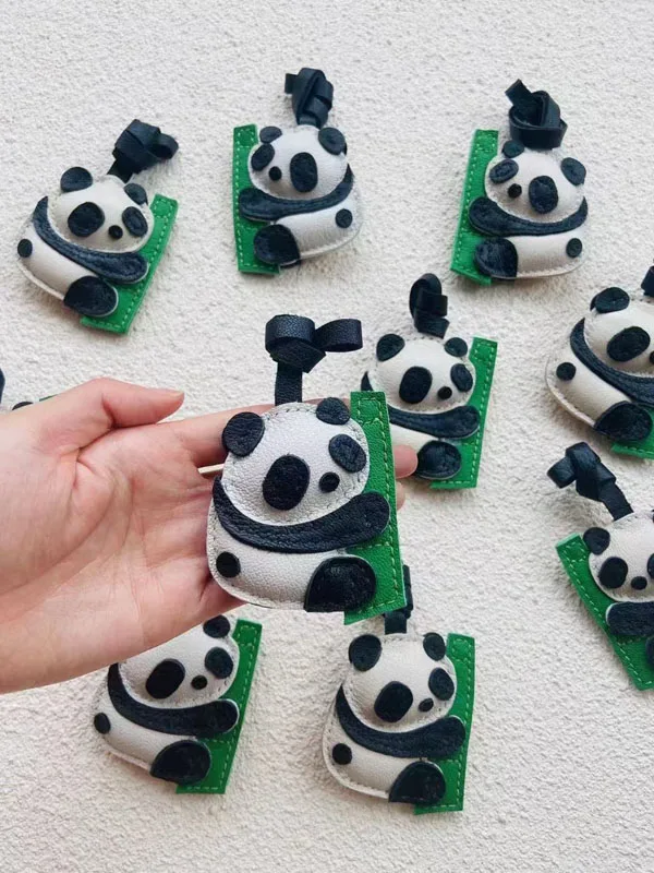 

Leather Panda Keychain Pendant Mobile Phone Pendant Bag Panda Keychain Goatskin