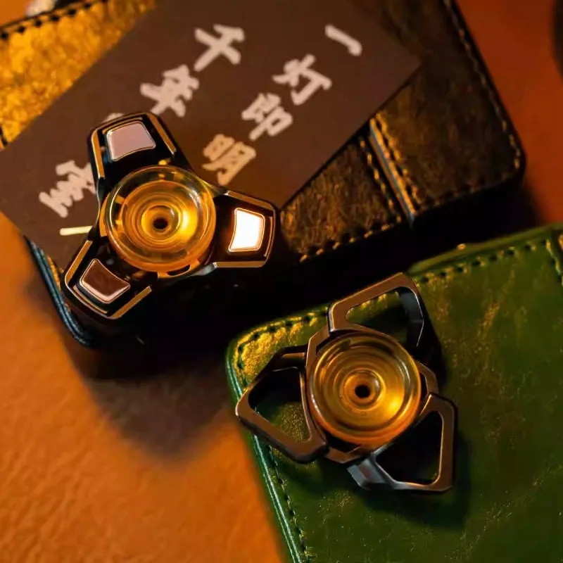 

Laotie Ri EDC, одна лампа, ощущение скорости, носимый гироскоп на кончиках пальцев, декомпрессионная настольная игрушка