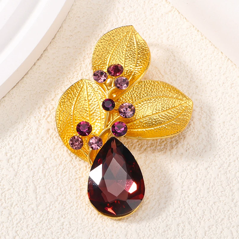 Vintage Leaf Rhinestone Brooch for Women Teardrop Rhinestone Retro Party Brooch Creative Jewelry Gifts