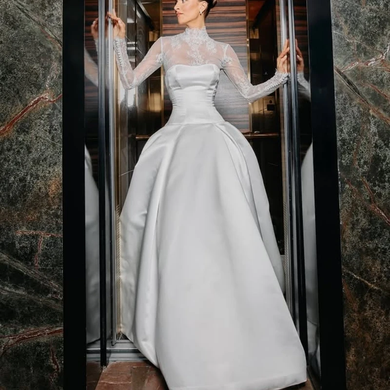 

Customized satin ivory Ball Gown Royal Wedding Dresses flower Lace applique Long tail Made Robe De