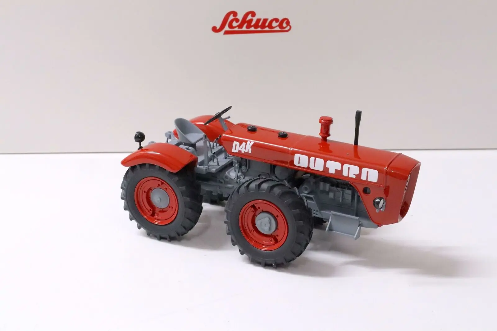 Schuco 1:32 Dutra D4K Agricultural Diesel Tractor Transport Vehicle Resin Model Toy Gift