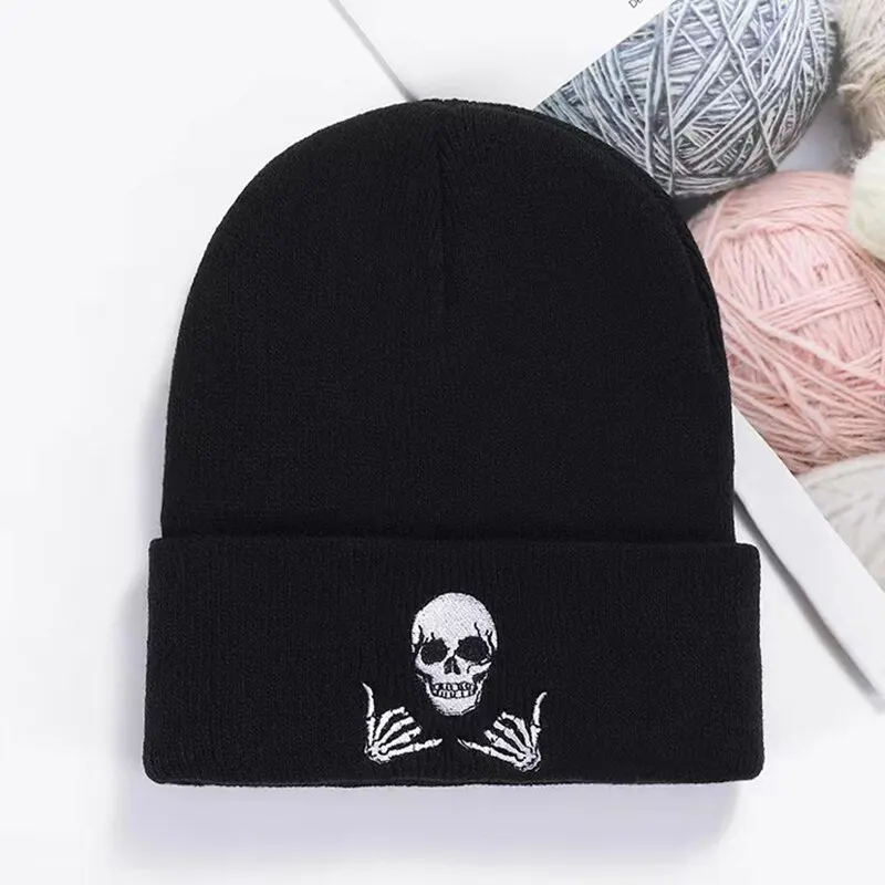 Winter Hat Men Knitted Hat Fashion Pullover Hat Casual Sports Warm Thick Winter Cap Stretch Women Cap White Black Hat Unisex