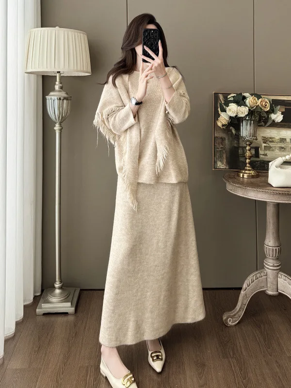 

Soft Gentle High-Intellect Fashion Three-Piece Set Women's Winter Elegance Knitted Top Outer Shawl Half-Skirt Skirt Ensemble