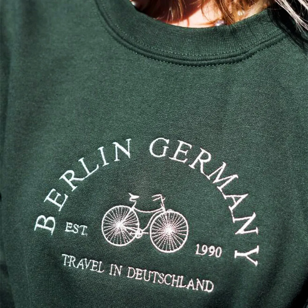 Berlin Germany Bicycle Embroidered Vintage Style Women Sweatshirts Autumn Long Sleeve Loose Cotton Thick Warm Crewneck Pullovers