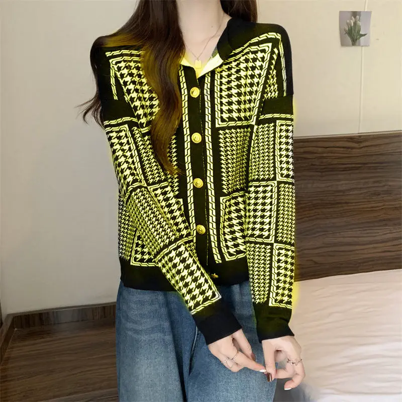 Autumn Winter New Fashion Round Neck Long Sleeve Plaid Cardigan Women\'s Clothing Loose Knitting Trend All-match Button Chic Tops